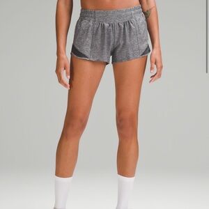 Lululemon 2.5” Hottyhot shorts!